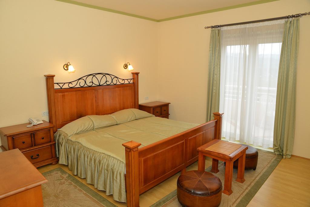Hotel Venezia Имотски Стая снимка