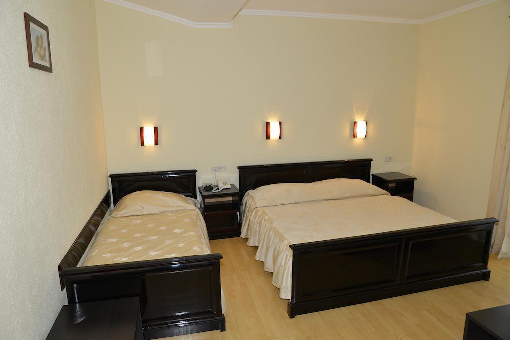 Hotel Venezia Имотски Стая снимка
